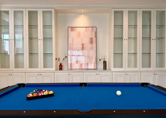 Pool Ramkhamhaeng 9